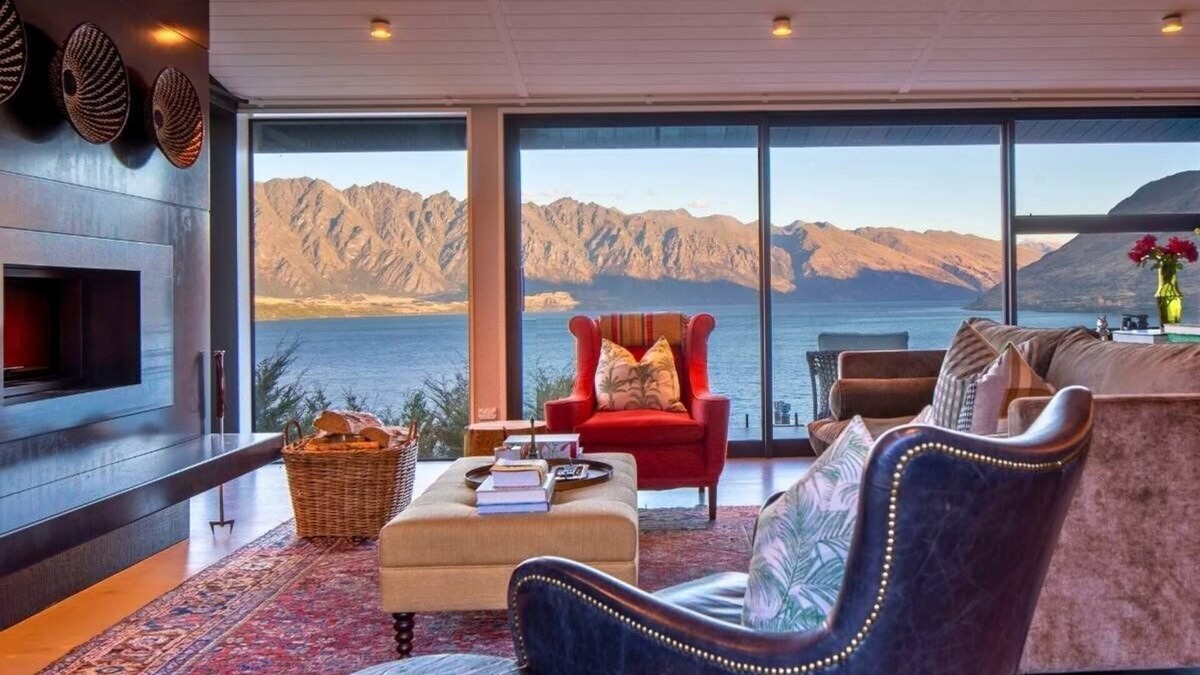 Fernhill House | 11 Aspen Grove by MajorDomo - Luxury Lake View Villa