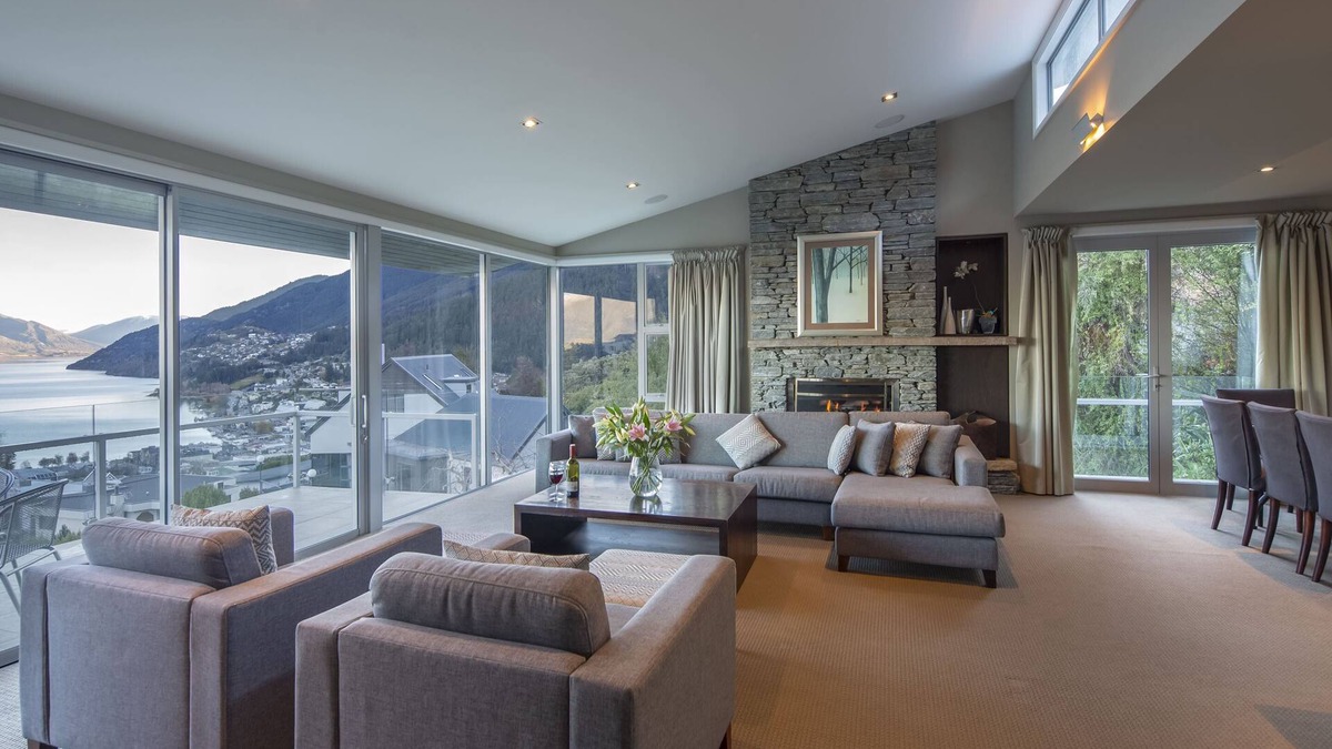 Queenstown City Centre House | 13 Poole Lane by Staysouth