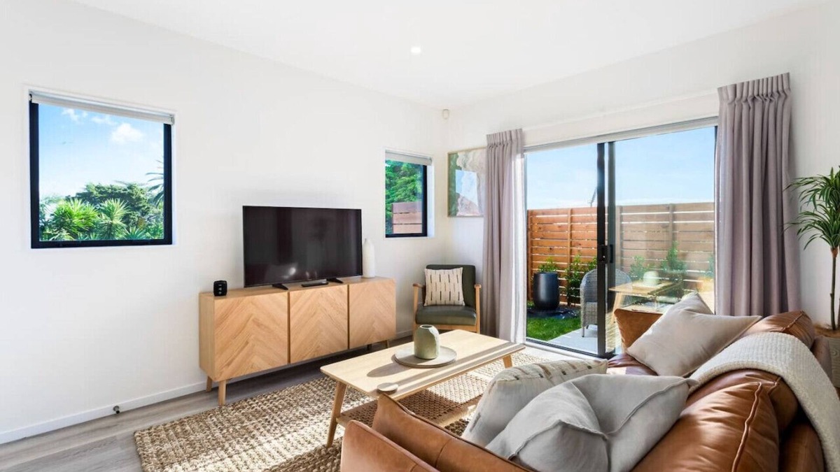 Pukekohe House | 13A East Street, Pukekohe 2120