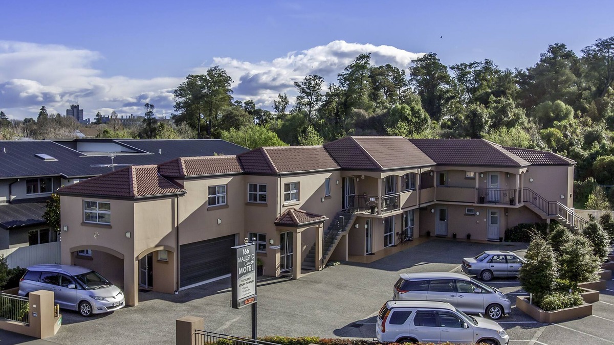 Riccarton Hotel | 166 Majestic Court Motel