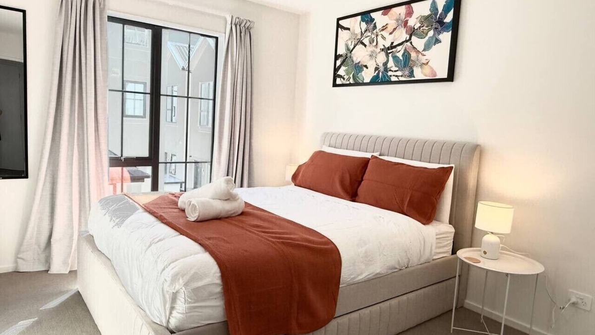 Christchurch City Centre House | 2 mins Walk to Town Hall, Casino, cafes, Free car park