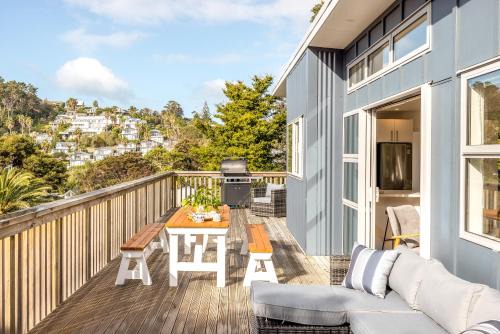Palm Beach House | 2 sisters at Palm Beach, Waiheke