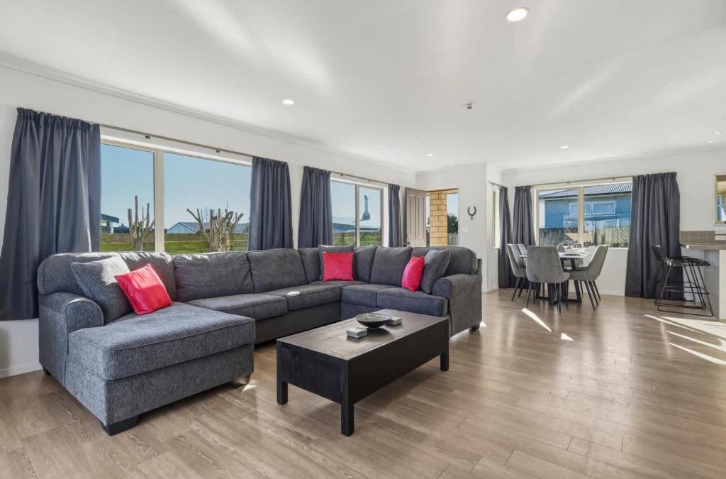 Owhata House | 25A Hideaway - 3 Bed 2 Bath with Deck & BBQ