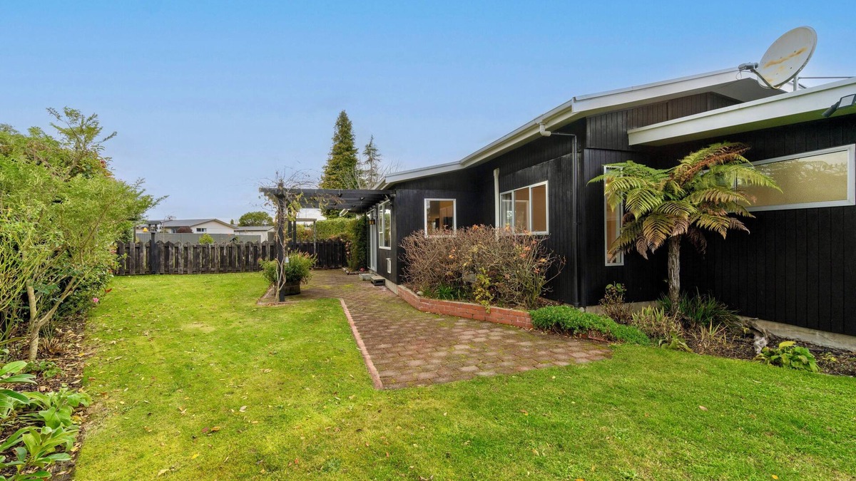 Te Anau House | 27 on Henry - Te Anau Holiday Home
