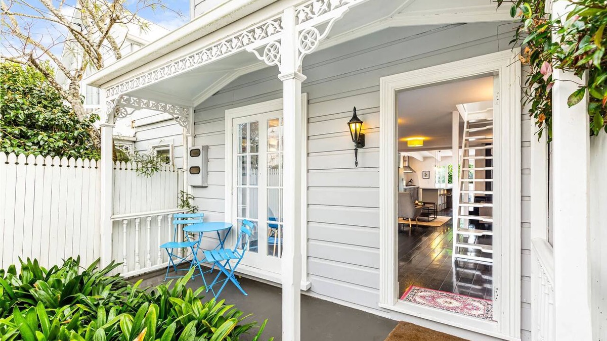 Ponsonby House | 2BR Villa Near Ponsonby Rd & Parking Zodiak Stays