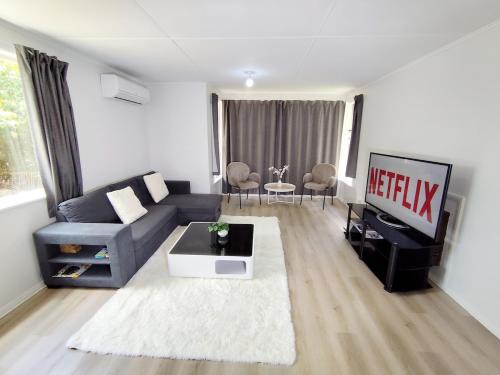Hamilton House | 3 Bedroom and big yard