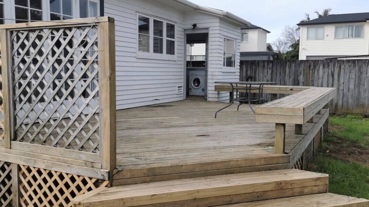 Mount Albert House | 3 Bedroom House, 14 Phyllis St, Mt Albert, Auckland