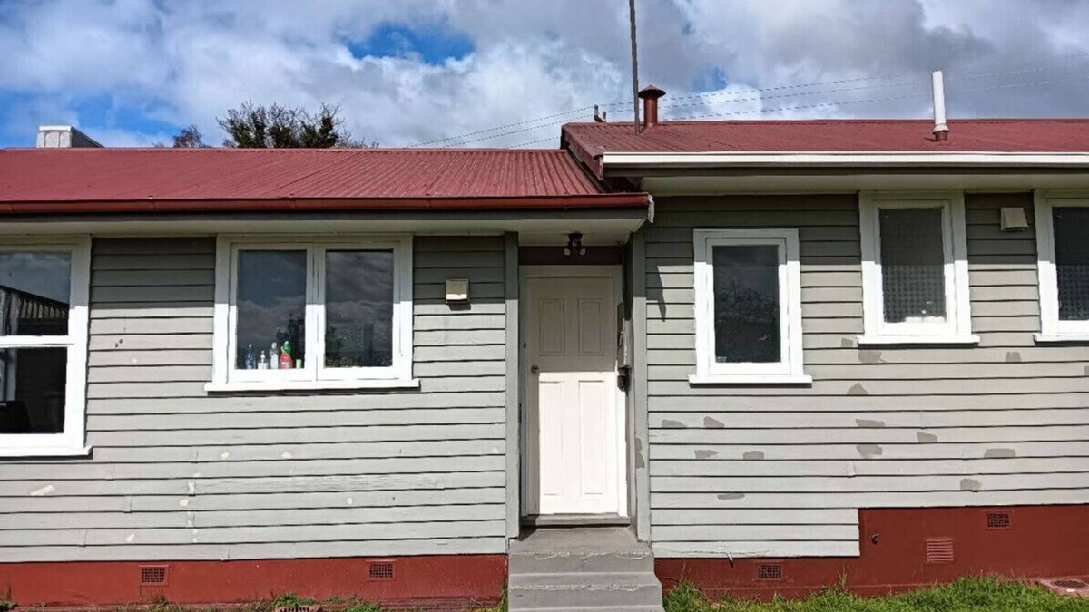 Kawaha Point House | 3 Bedroom House, 3 Frank St, Rotorua