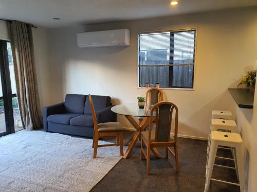 Edgeware House | 3-Bedrooms Home near CBD