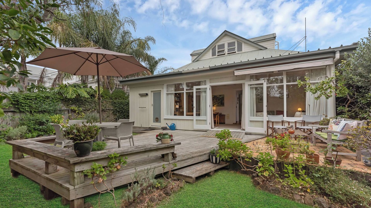 Devonport House | 4-bedroom house, Devonport, North Head