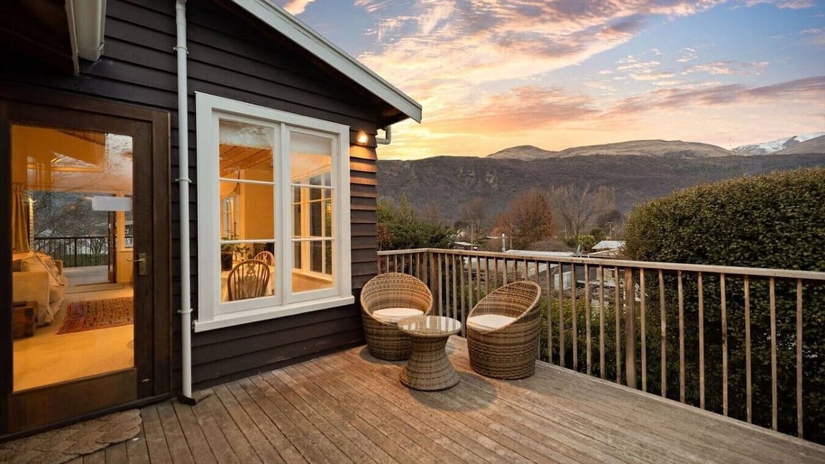 Arrowtown House | 4 bedrooms ·3 bathrooms · sleeps 6