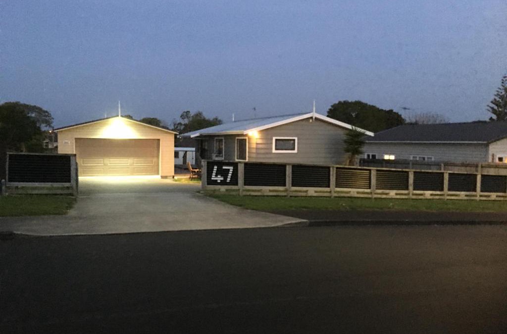 Pukekohe House | 47 Hooper Ave, Pukekohe, sleeps 13
