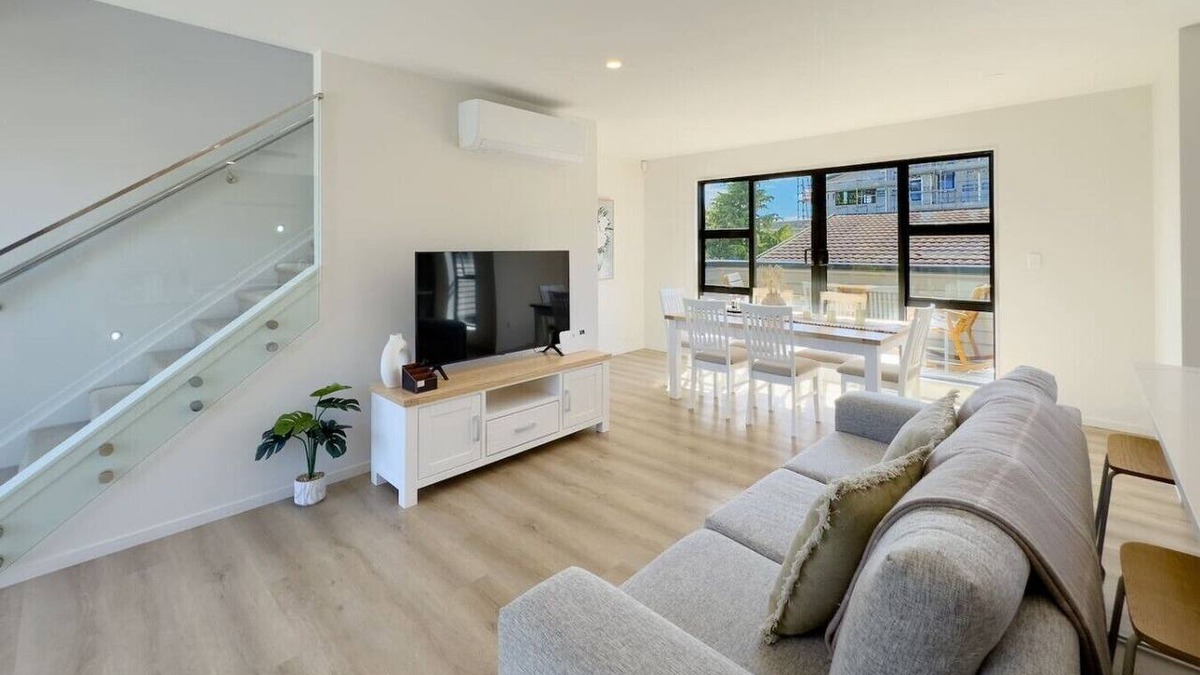 Forrest Hill Villa | 4Bs Newly Built Spacious Townhouse in Forrest Hill