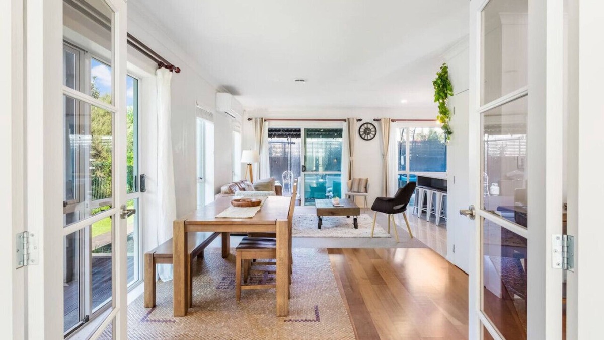 Mount Albert House | 5-Bedroom Gem | Parking | Sandringham-Mount Eden
