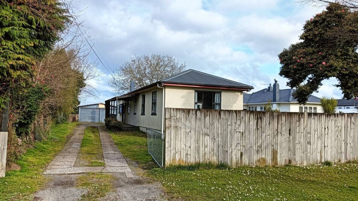 Kawaha Point House | 5 Bedroom House at Rotorua