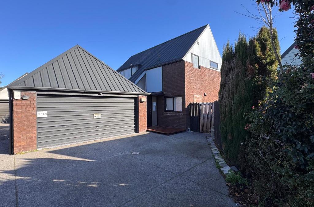 Burnside Apartment | 5 Minutes Airport, 3 Bedroom 6 Guests