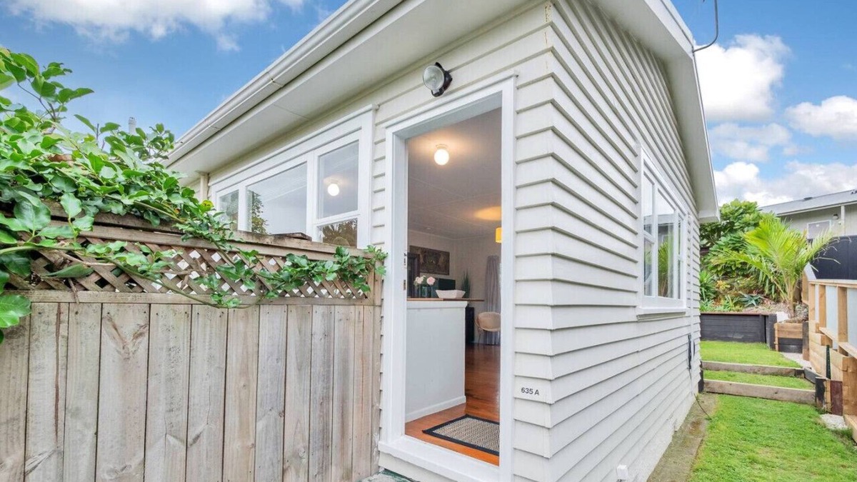 Grey Lynn Apartment | 635a Great North Rd, Grey Lynn
