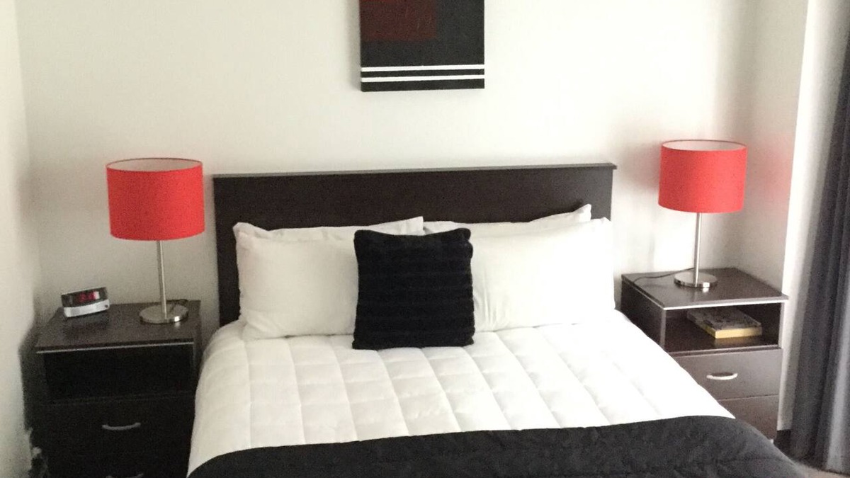 Petone Hotel | 83 By the Sea Motor Lodge
