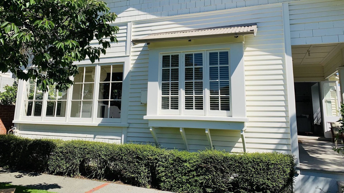 Bluff Hill House | A private, quiet home centrally located on Napier's Bluff Hill