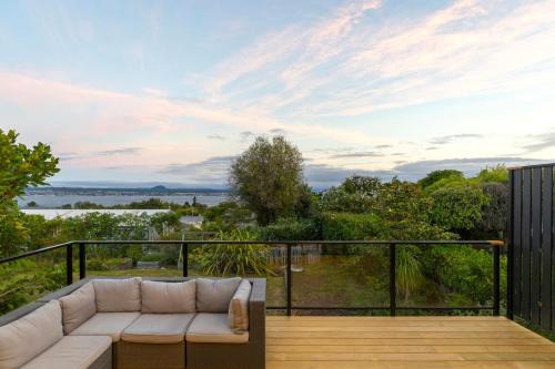 Taupo House | Acacia Bay Secret