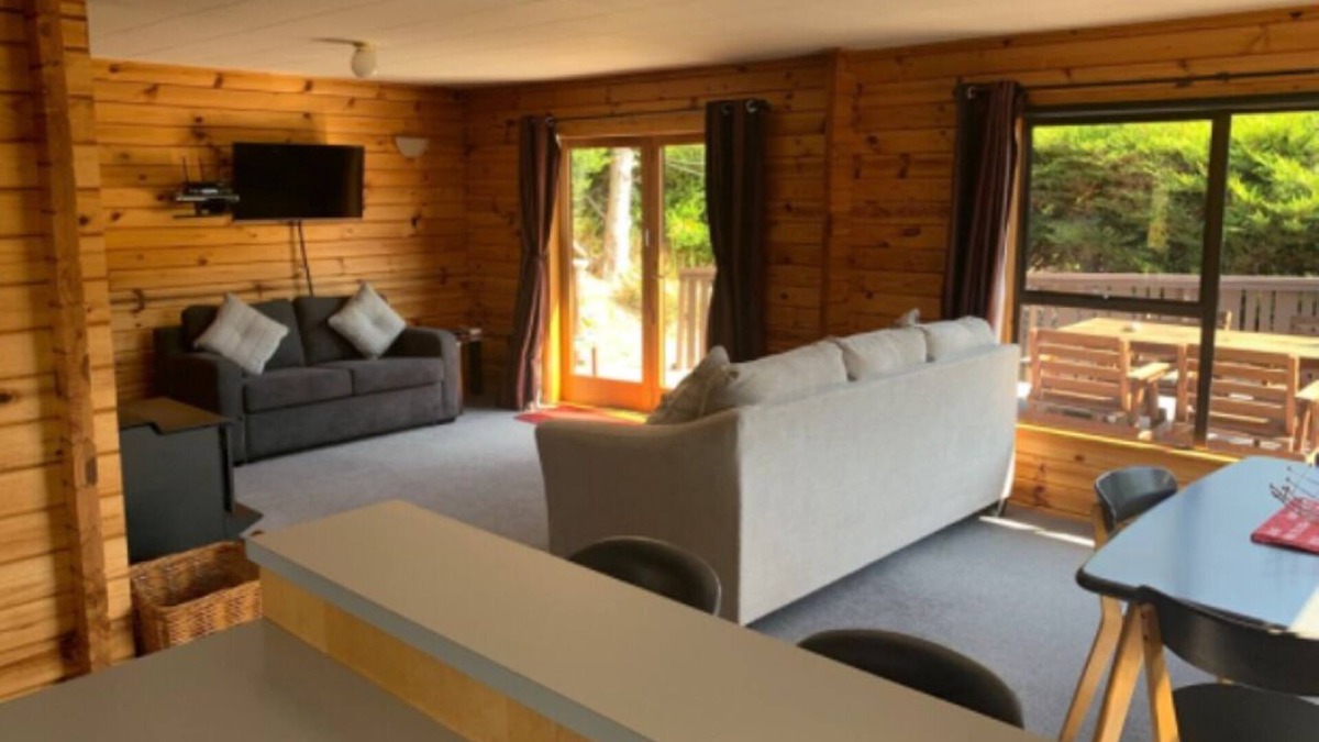 Hanmer Springs House | Acheron Chalet - Family and Pet Friendly