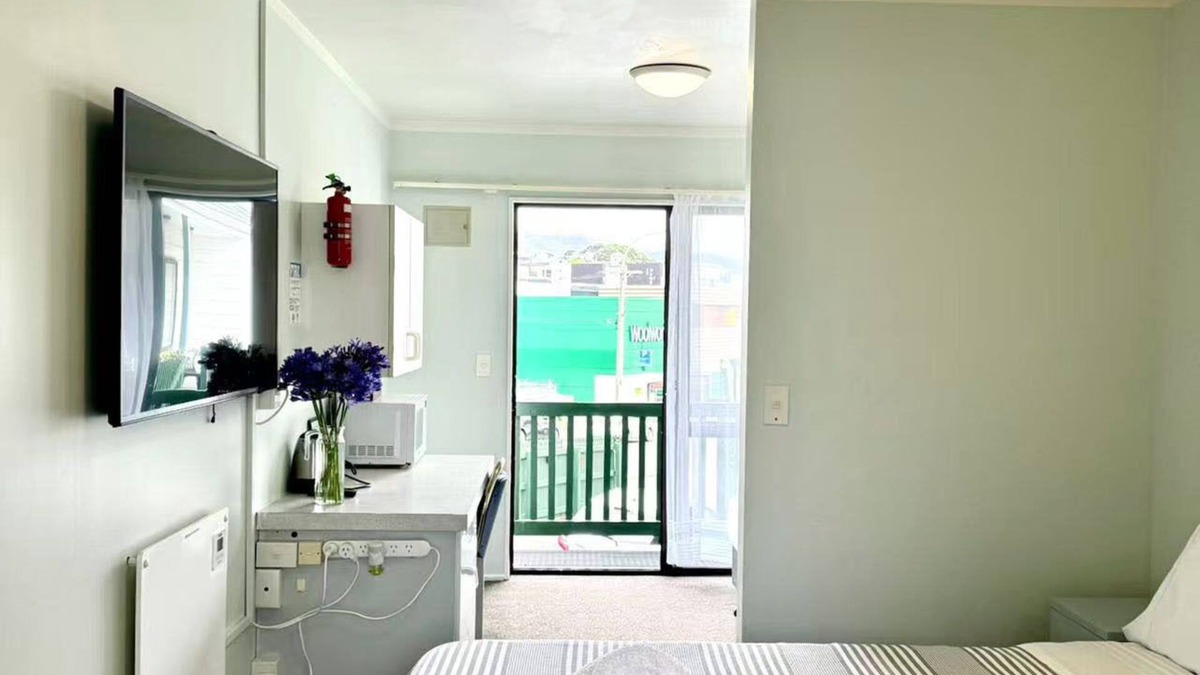 Newtown Hotel | Adelaide Motel