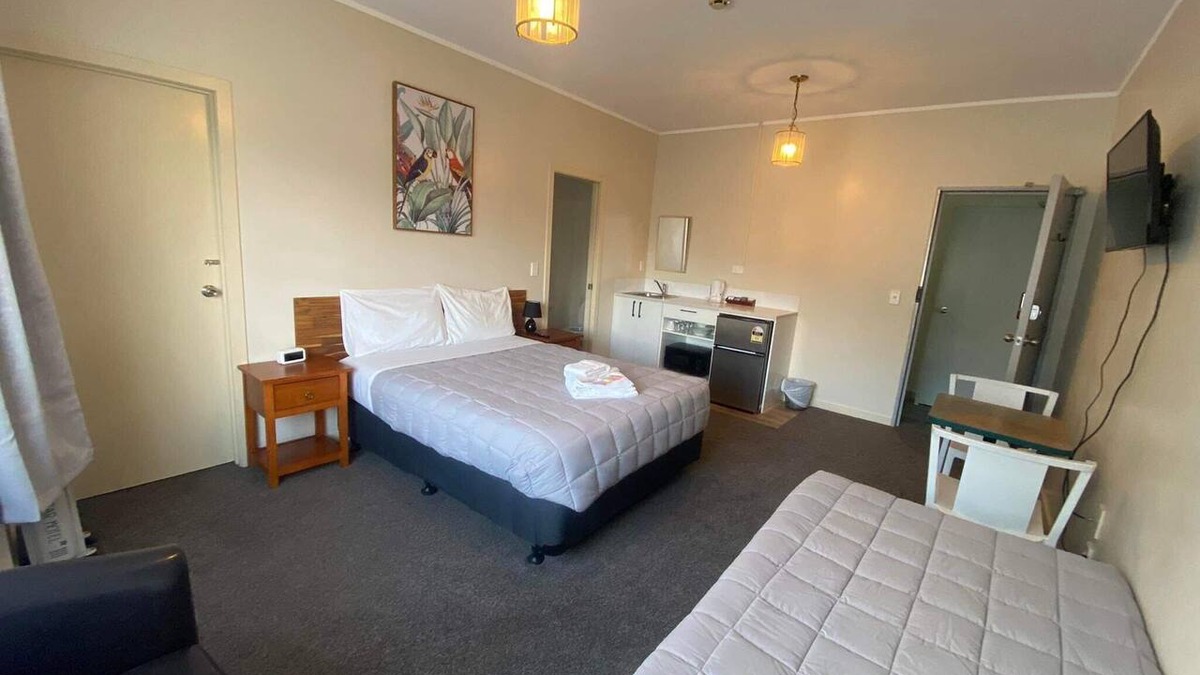 Mangere Cabin | Airport Westney Lodge