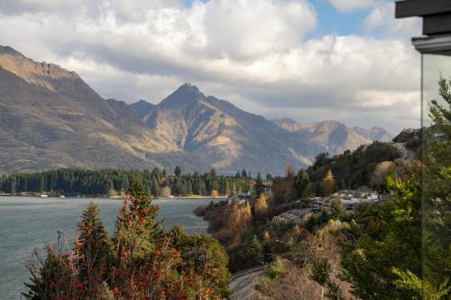 Queenstown House | Alpine Horizon - Queenstown Holiday Home