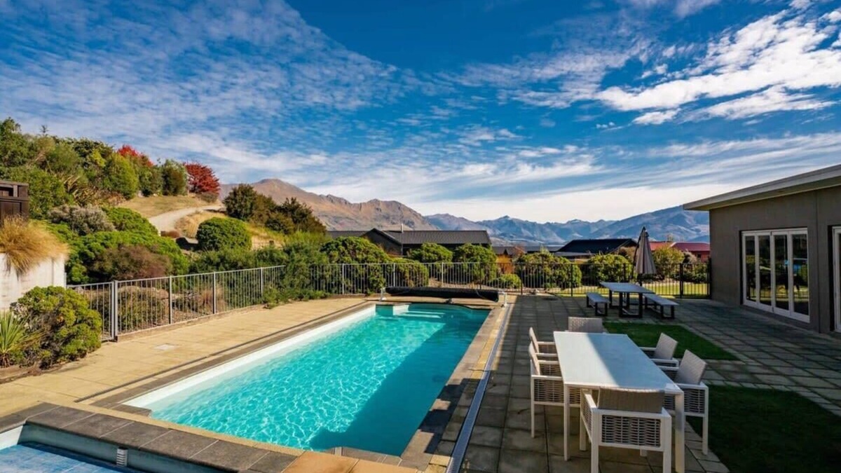 Wanaka House | Alpine Retreat - 5 Bedroom