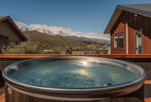 Queenstown House | Alpine Retreat-Hot Tub-Panoramic Views