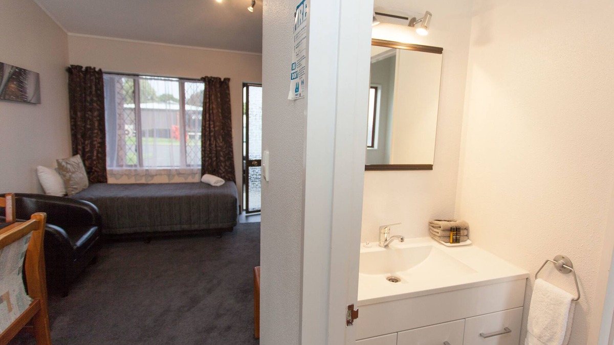 Whakatane Hotel | Alton Lodge Motel