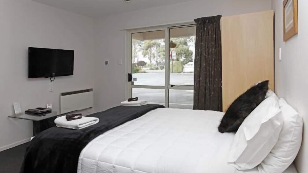 Christchurch Hotel | Amalfi Motor Lodge