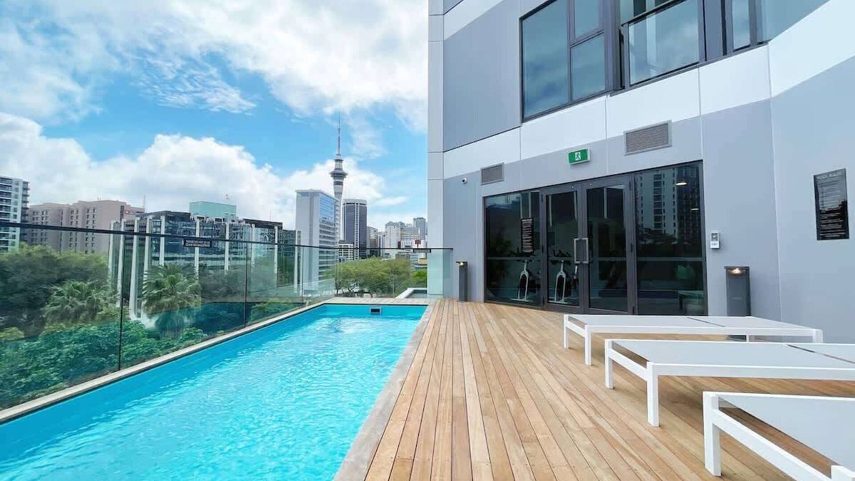 Newton Apartment | Amazing SkyTower & Park View vs Aircon, Pool & Gym