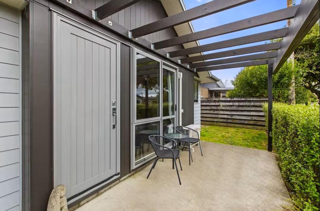Frankton Apartment | An elegant 2-bedroom house in Hamilton central.