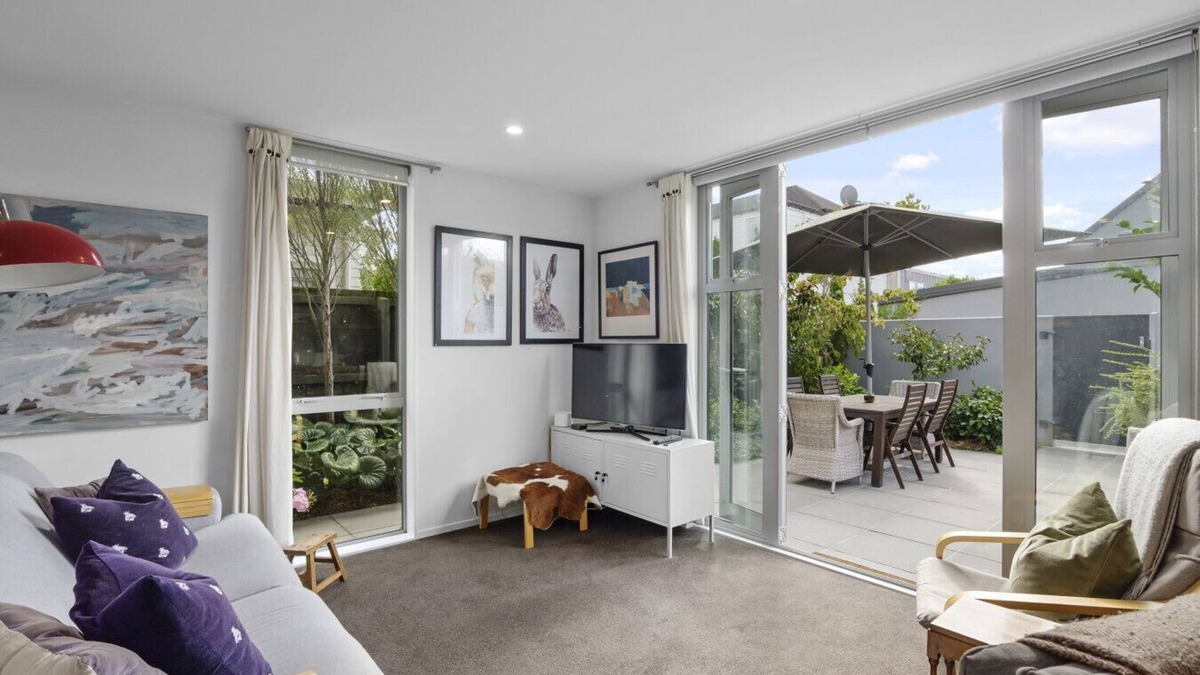 Merivale House | Andover near the Park