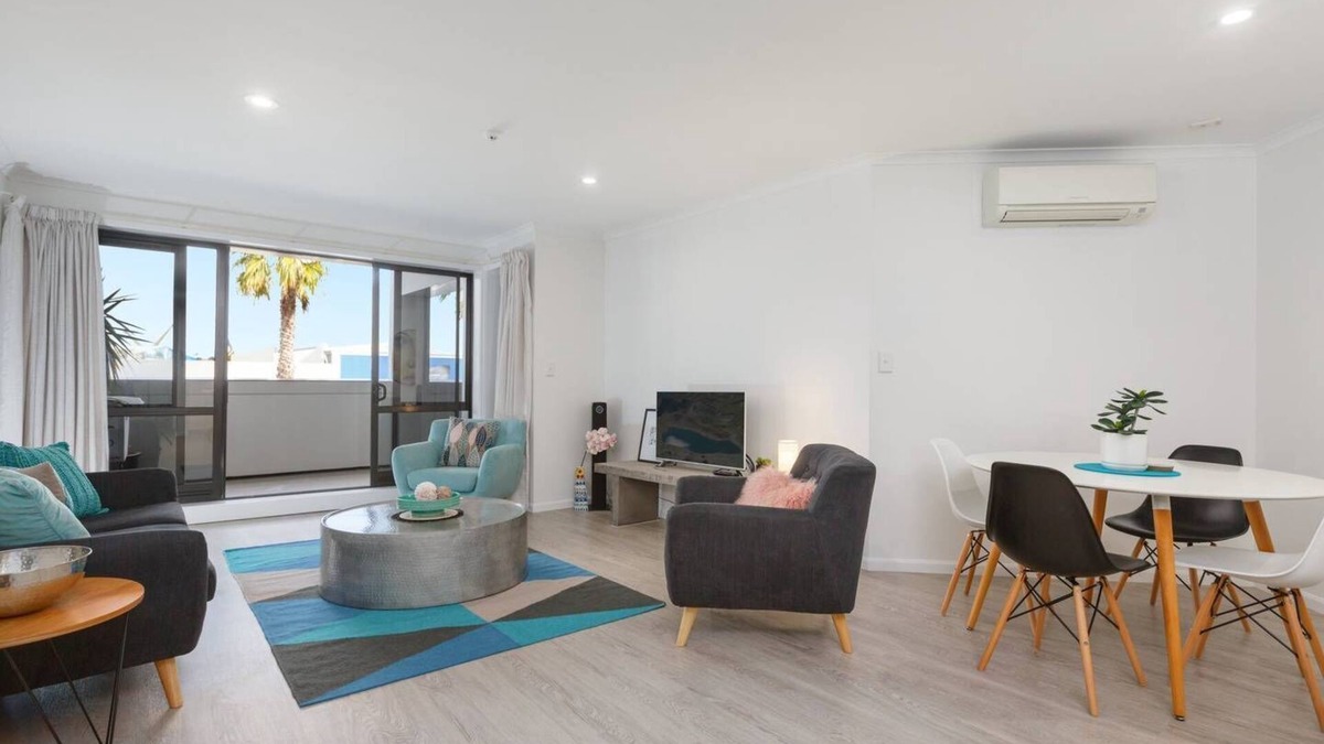 Mount Maunganui Apartment | Apartment Living Stylish and Spacious Downtown