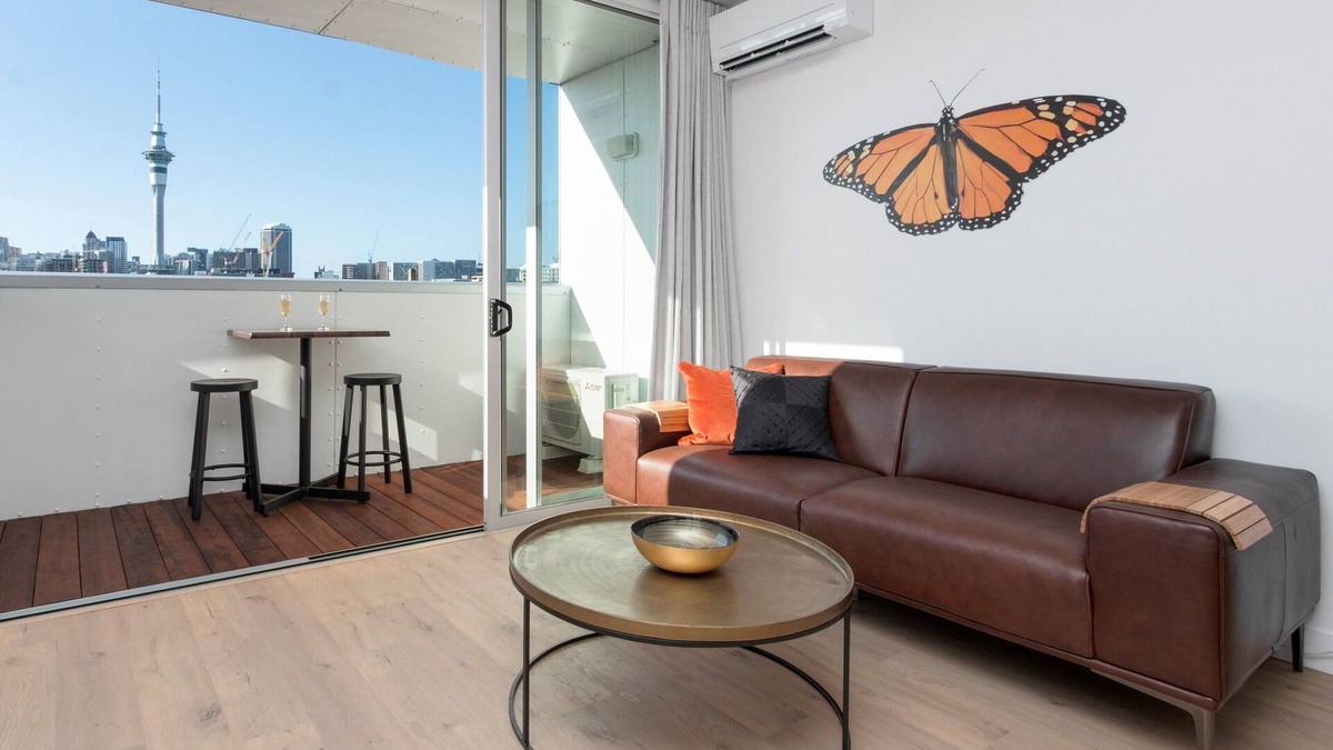 Auckland Central Business District Apartment | Apartment with Sweeping City Views with Aircon and Car Park