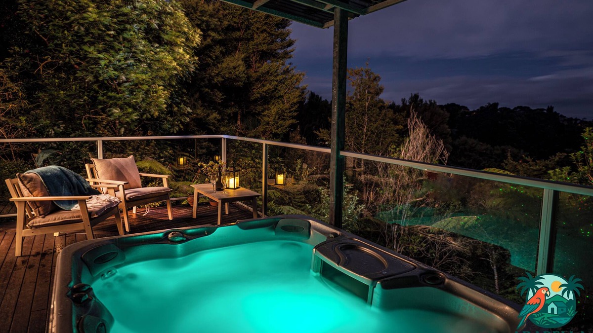 Opua Apartment | Arabella Hideaway | Private Spa & Bay Views.