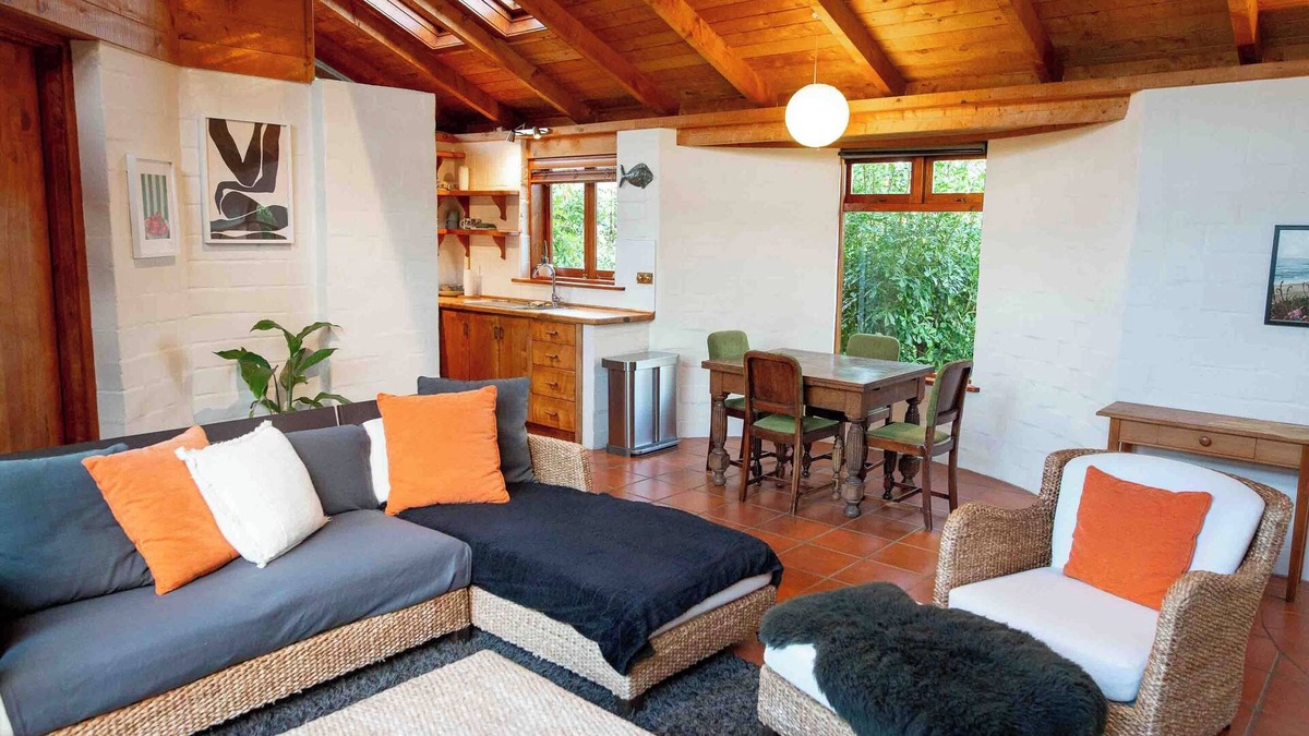 Tairua House | Architecturally designed Earth and Timber house.