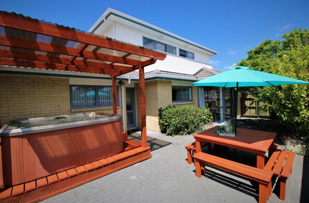 Rotorua House | AristaAir- Central City Townhouse