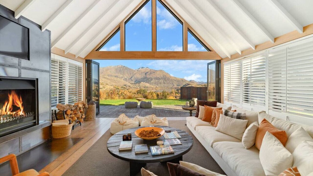 Arrowtown Villa | Aroha Homestead by MajorDomo | 6-Bedroom Rural Estate with Infinity Pool, Spa & Panoramic Millbrook, Lake Hayes & Remarkables Views