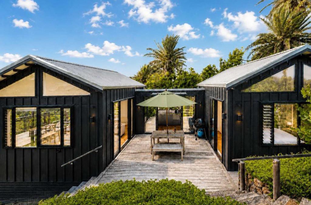 Onetangi House | Art Lovers Retreat - Stay Waiheke