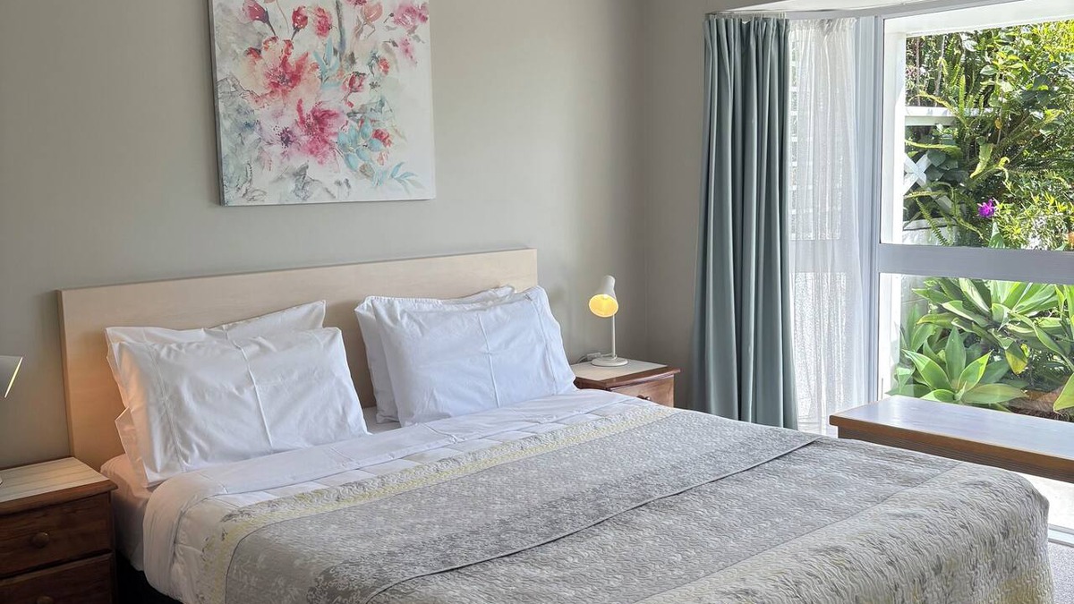Haruru Hotel | Ash Grove Boutique Motel