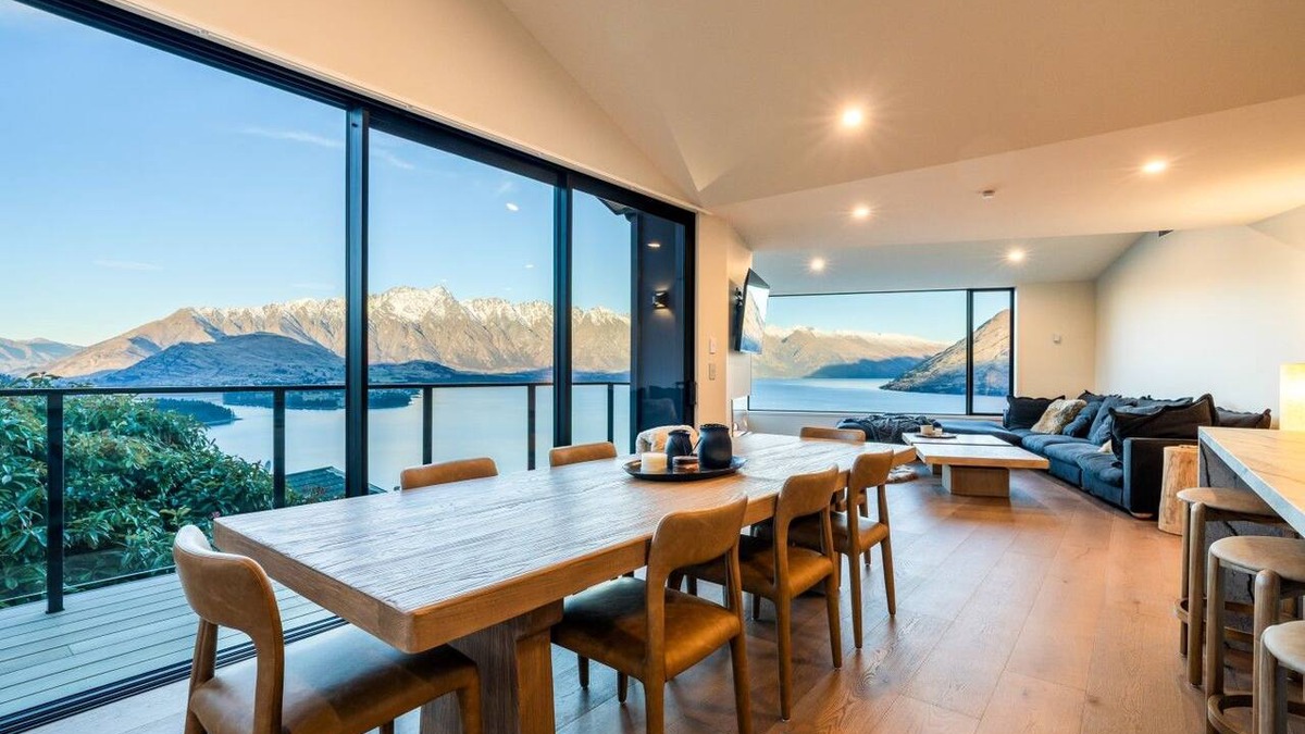 Fernhill House | Aspen Ridge by MajorDomo - Brand New 4-Bedroom Villa