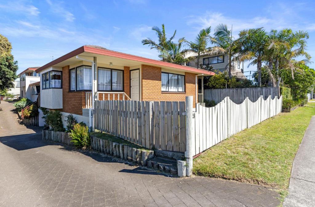 Mount Maunganui House | At The Mount - Mt Maunganui Holiday Home
