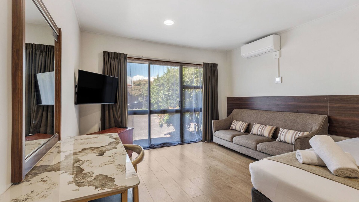 Mangere Hotel | Auckland Airport Easy Hotel