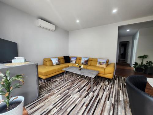 Mount Eden House | Auckland Urban Escape - Central, Connected & Comfy