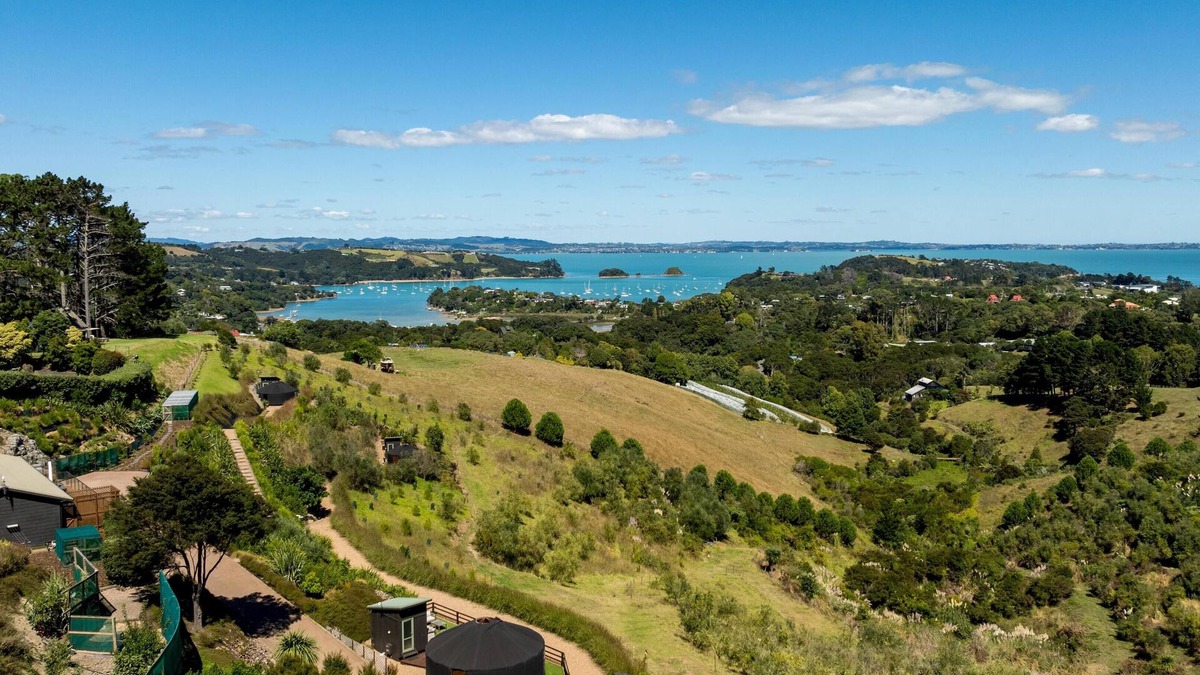 Palm Beach Cabin | Awaawa Yurts - Tane Yurt - Awaawa Yurts offer a luxury glamping experience on Waiheke Island. Stunning views, luxury queen sized bed, private bathroom with tea and coffee making facilities.