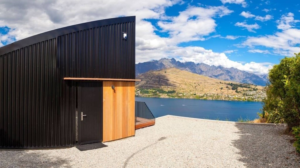 Queenstown Apartment | Award Winning Architecturally Designed Pad.
