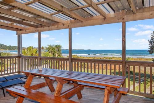 Waihau Bay House | Banana Bach- Whole House- 6 guests- One price
